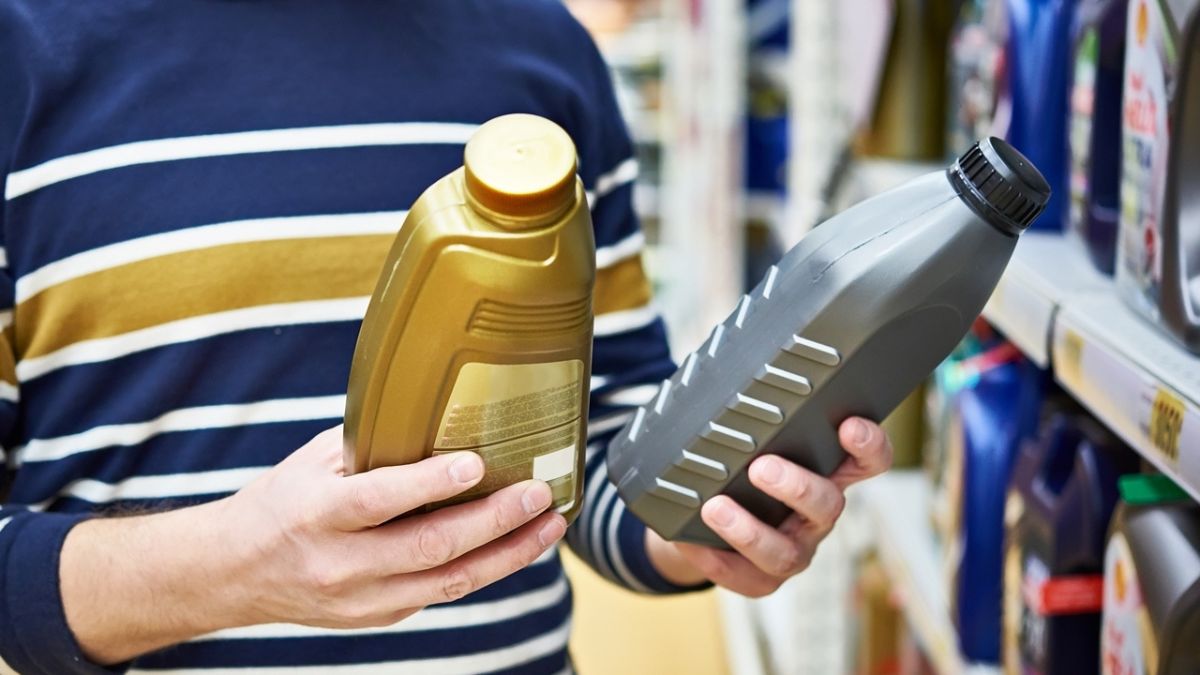 Comparison of Top Motorcycle Engine Oils in Pakistan 2025