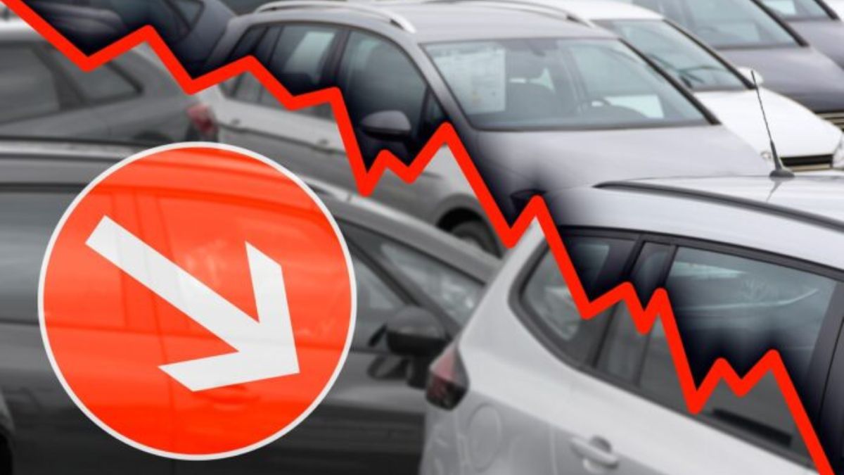 Pakistani car dealership showing price tags and buyers in 2025