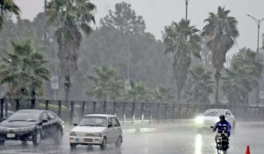 Heavy Torrential Rains with Wind/Thundershower Hits Pakistan