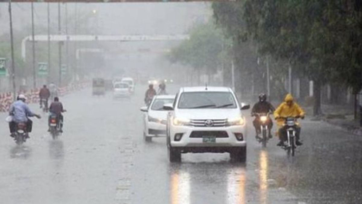High alert in Islamabad for monsoon rains, machinery clearing drains, and preventive measures underway
