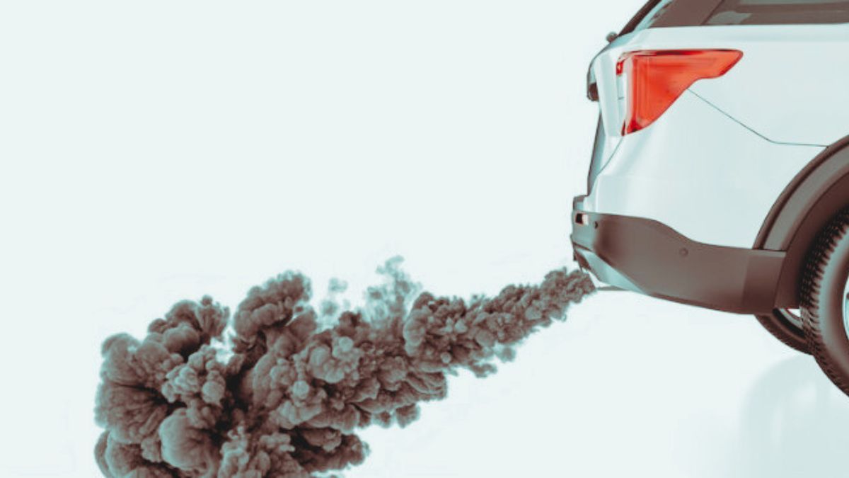 Free vehicle emission testing site in Islamabad as part of anti-smog campaign