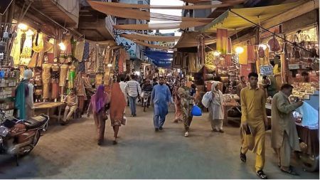 Lahore’s Iconic Markets to Go Car-Free with New Pedestrian Zones Pedestrian-friendly streets at Lahore’s Anarkali and Bakshi Market