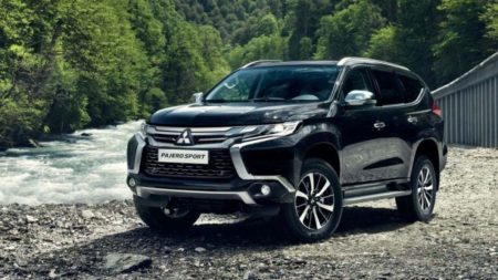All Mitsubishi Pajero models with variants, features, and prices in Pakistan 2025