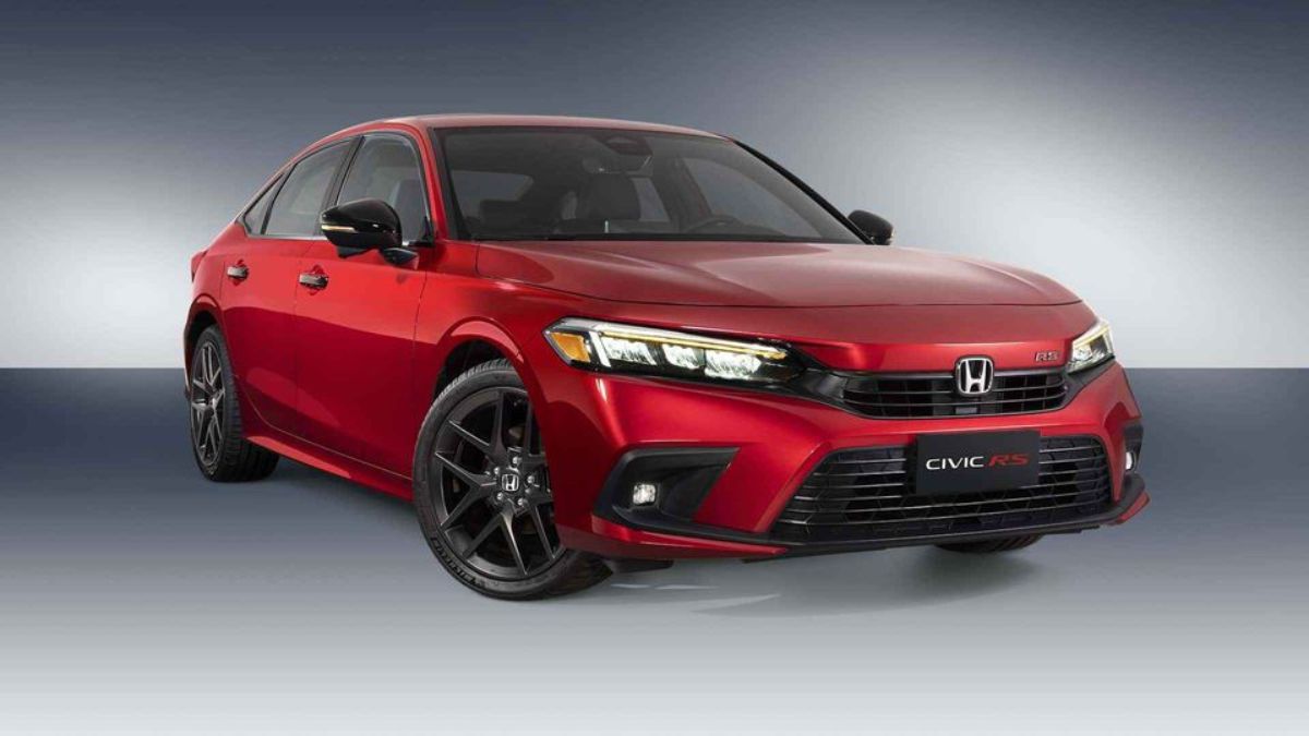 Used Honda Civic 2025 model parked in Pakistan with clear view of exterior design