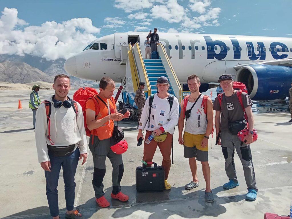 Adventurous teams tackle the Karakoram peaks in Pakistan this fall, seeking historic climbs and ideal alpine conditions