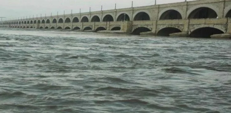 Indus Water Level Crosses 400,000 Cusecs at Guddu Barrage