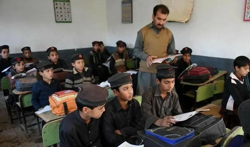 KP Imposes Ban on Teachers' Transfers