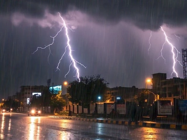 Karachi Weather: Heavy Rainfall with Thunder Expected Today
