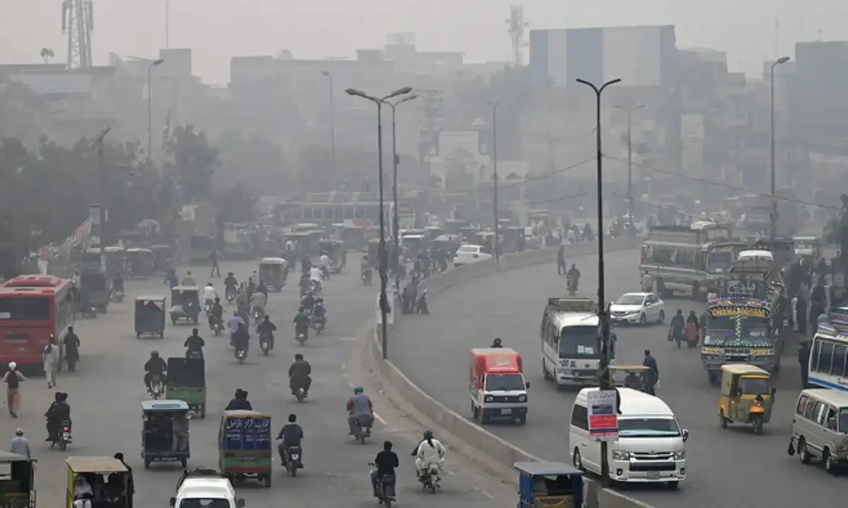 Lahore Bans Heavy Traffic on Important Road