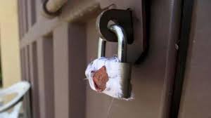 Lahore Seals Banks, Schools for Failure to Pay Commercial Fee