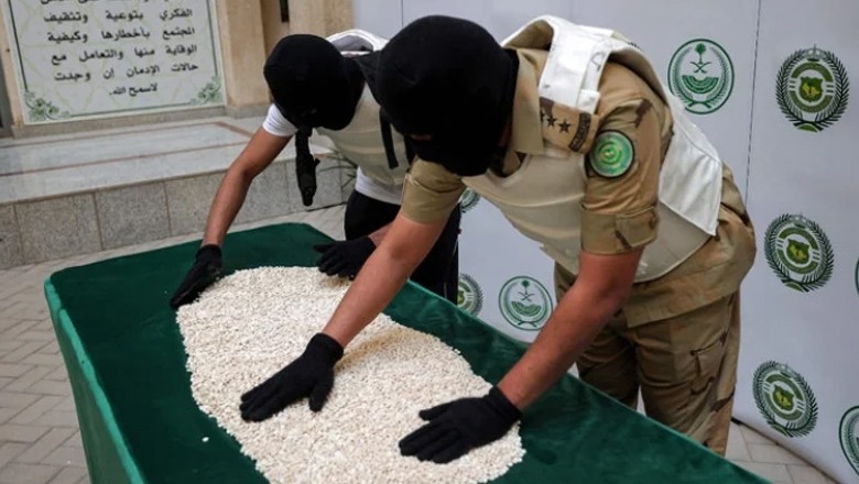 Saudi Police Seize Crystal Meth, Arrest Two Pakistanis in Madina