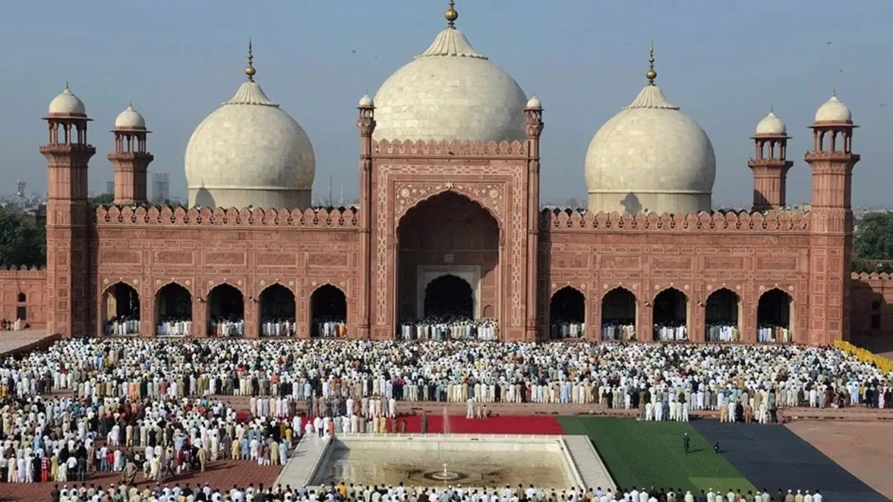 CM Maryam Announces Rs 25,000 Monthly Stipend for Mosque Imams in Punjab