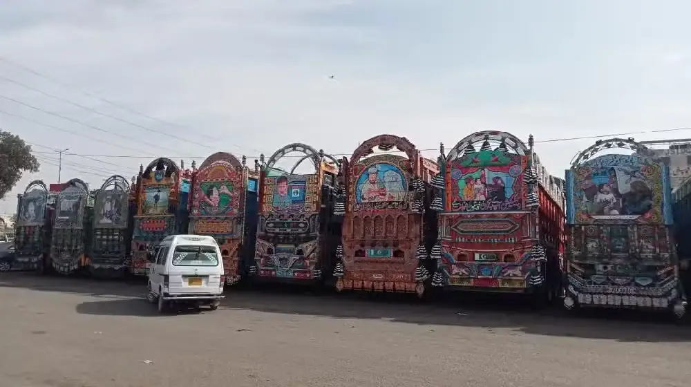 Lahore Bans Uncovered Trucks to Curb Smog