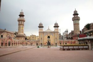 Punjab to Strengthen Mosque Committees, Begin Imam Stipend Payments Within Weeks