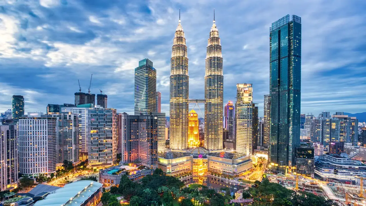 Malaysia Introduces New One-Year Golden Visa for Foreign Investors